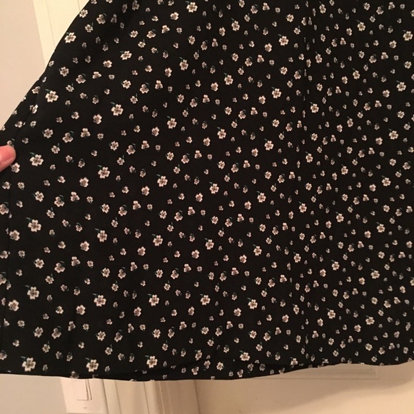 Floral NWT H&M tie sleeve dress - Picture 3 of 7